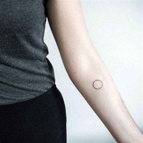 30 Minimalist Geometric Tattoos by Laura Martinez Page 2 of 3