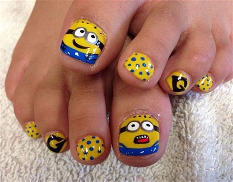 minion toe nail designs