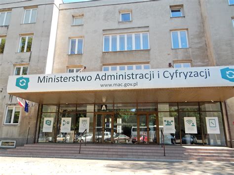 ministerstwo administracji i cyfryzacji