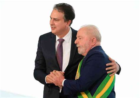 ministro da educação de lula erra conta