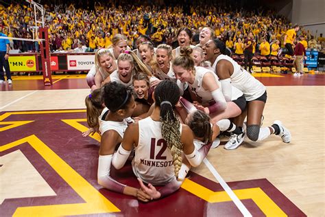 MN Gophers women's volleyball sweeps Hawaii in 2ndround NCAA