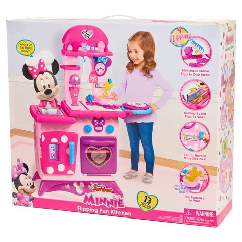 Minnie Flipping Kitchen