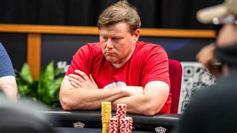 Mintzy Barstool Poker