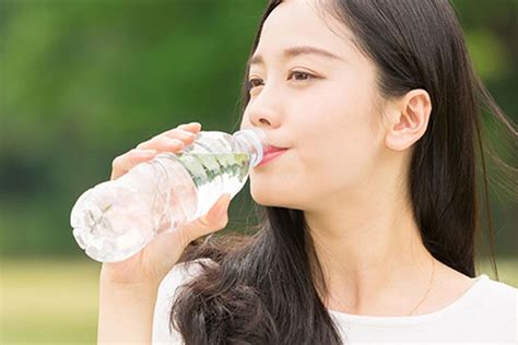 minum air yang cukup penurunan berat badan