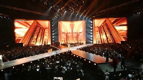 miss universe 2018 stage