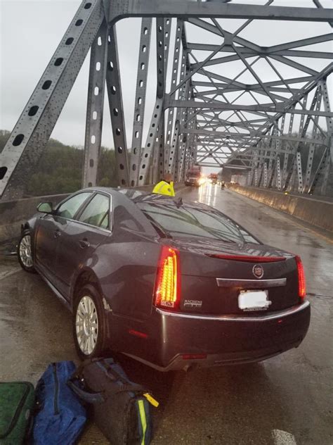 missouri river bridge accident