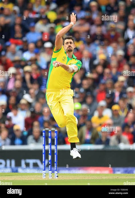 mitchell starc bowling