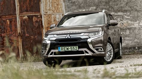 Test Mitsubishi Outlander 2,2 DID SAWC