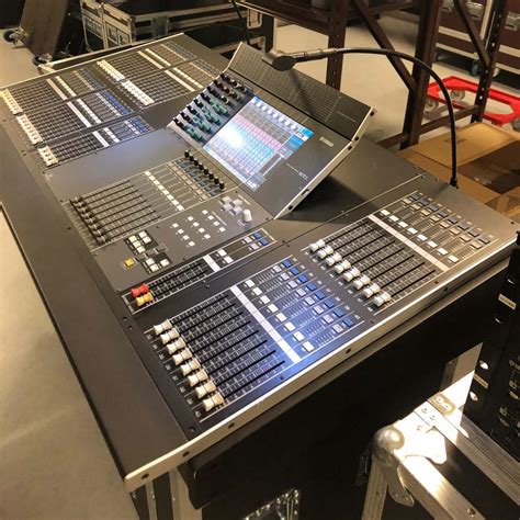 mixing board digital