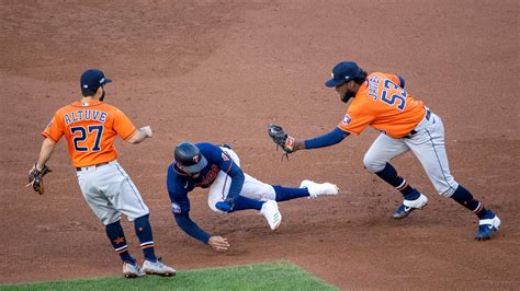 mlb today's scores of games