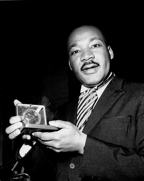 mlk wins nobel peace prize