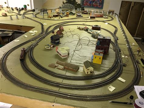 Model Train Layouts & Track Plans