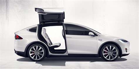Tesla Model X recibe nueva versión base