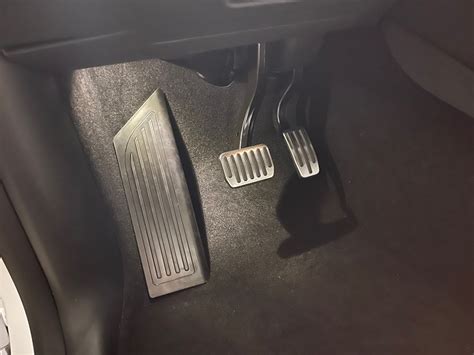 model y performance pedals