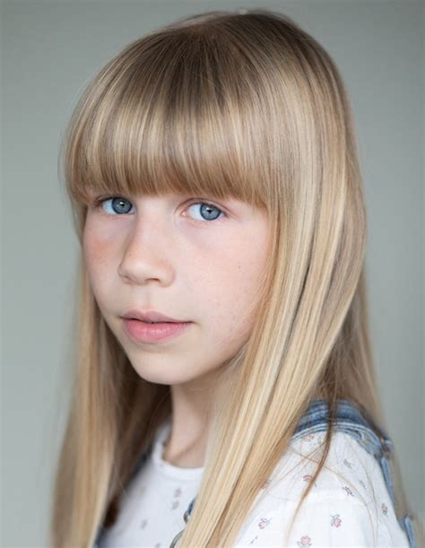 models nude lupone isla