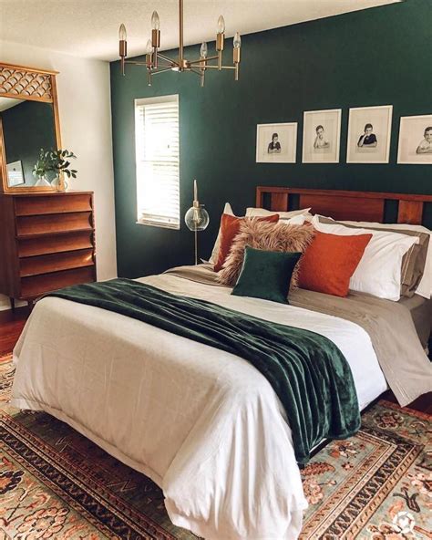 Emerald green bedroom decor