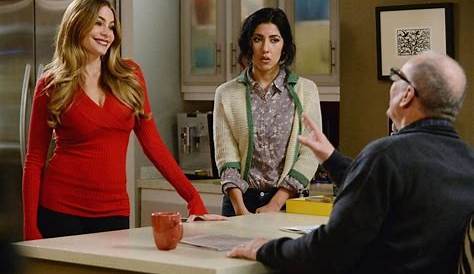 Modern Family All Valentine's Day Episodes 6x14 Promo "Valentine’s 4 Twisted Sister"