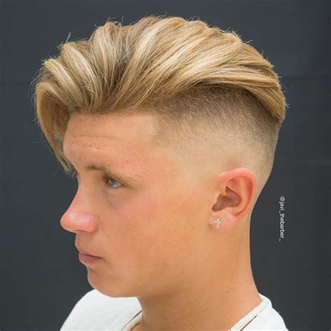 Quiff Hairstyles 26+ Modern Quiff Haircuts for Men Men's Hairstyle Tips