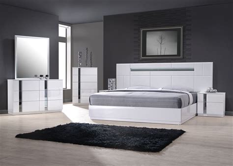 Modern Bedroom For Sale