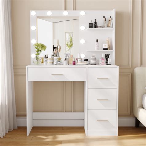 Modern Bedroom Vanity With Mirror