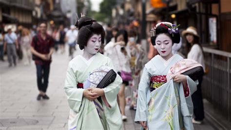 modern day geishas in japan