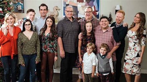 modern family latest episode cast