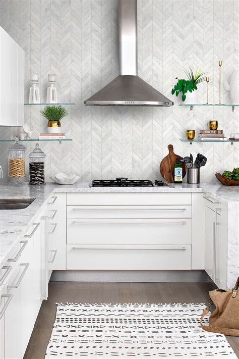 Modern Kitchen Marble Backsplash