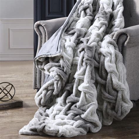 MODERN THREADS Taupe Throw Blanket (Set of 2)5CTNTRWMIVTST The