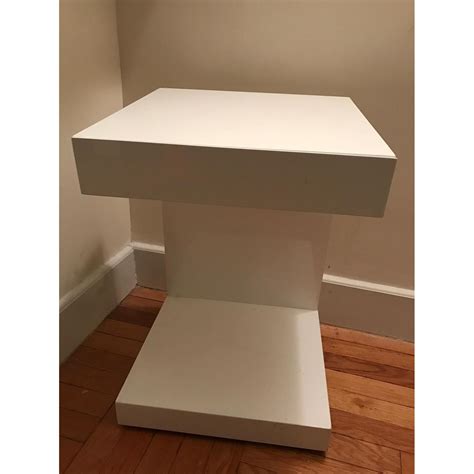 Modern White Lacquer Side Table
