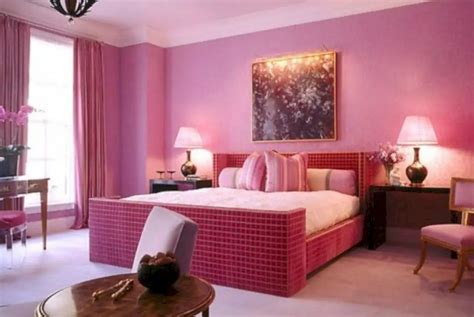 Monochromatic Bedroom Decor