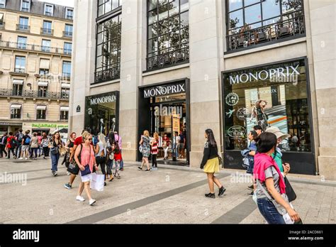 monoprix stores paris france