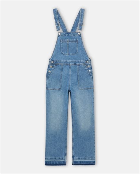 Los monos vaqueros son las prendas con más rollo que propone el street