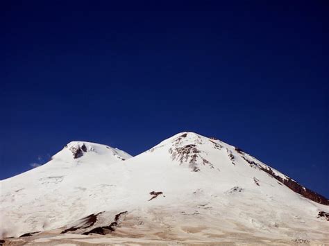 monstruos de nieve del monte elbrus