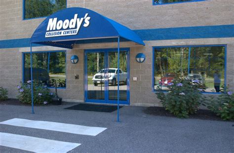 moody's collision center wells maine