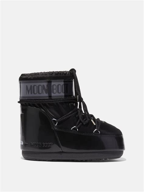 moon boots low black