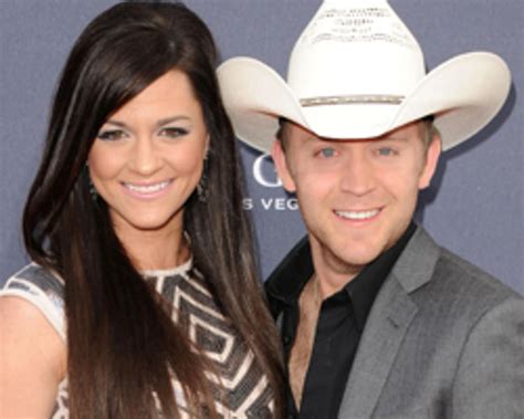 moore does grace justin