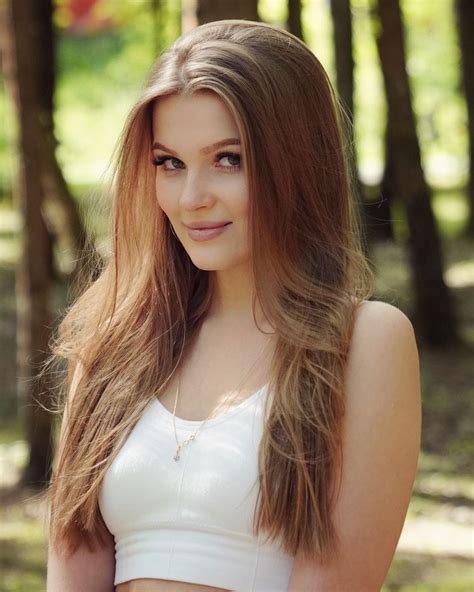 moore ellie onlyfans