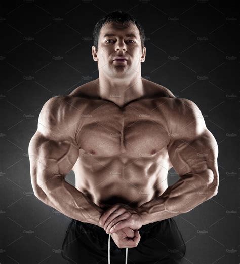 most muscular pose bodybuilding