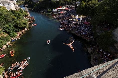 mostar bridge divers