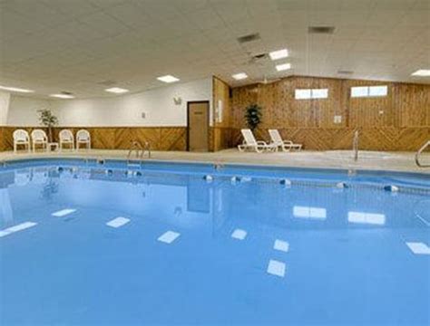 motels in aberdeen sd with pools