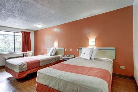 motels in union city ga