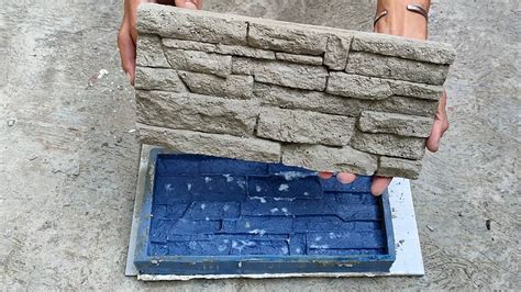 moulded wall panel and house construction