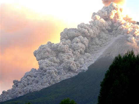 mount merapi 2010 eruption