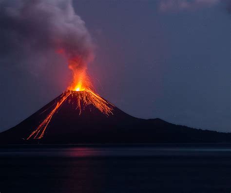 mount ruang volcanic eruption