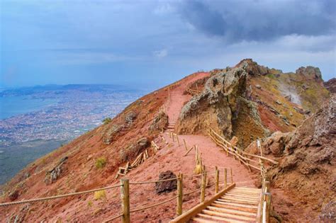 mount vesuvius crater view
