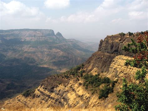 mountain ranges in maharashtra
