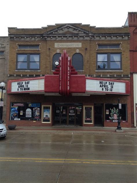 Movie Theater In Fort Dodge: A Guide To The Best Cinemas In Town