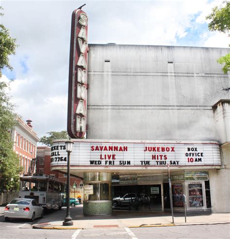 movie theaters in savannah georgia