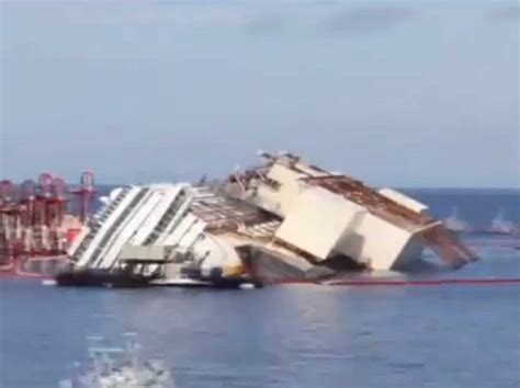 movie where cruise ship flips over
