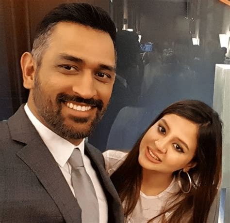 ms dhoni wife name and biography